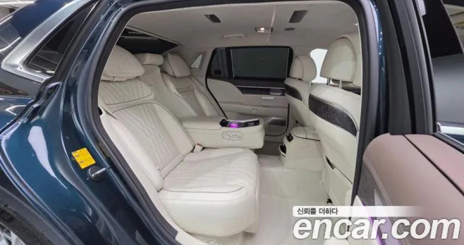 Genesis G90 