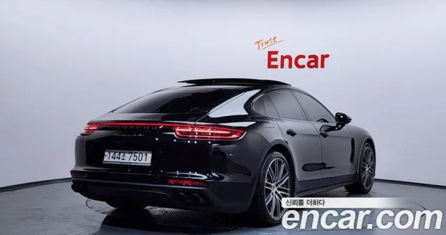 Porsche Panamera 