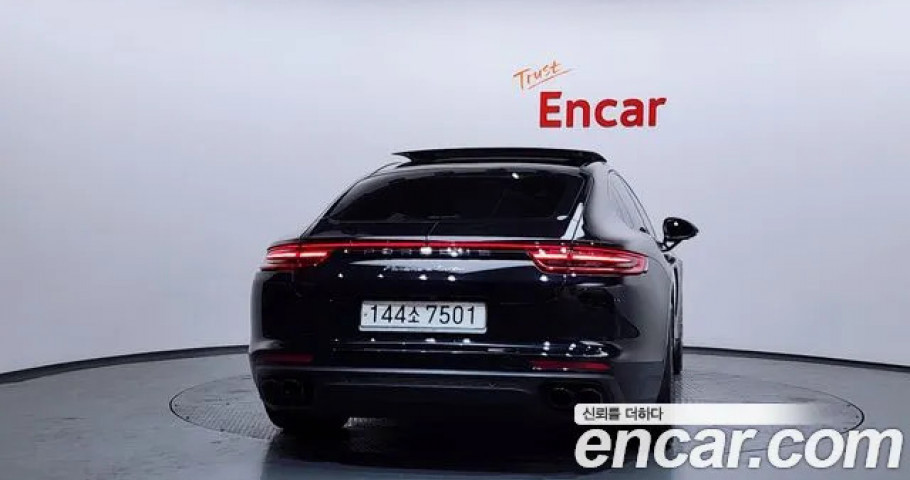 Porsche Panamera 