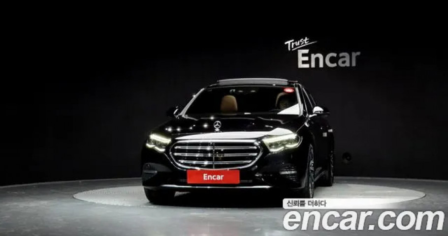 Mercedes-Benz E-Class 