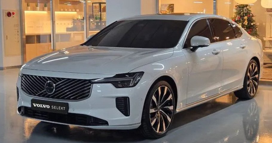 Volvo S90 