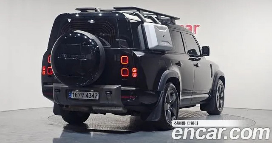 Land Rover Defender 
