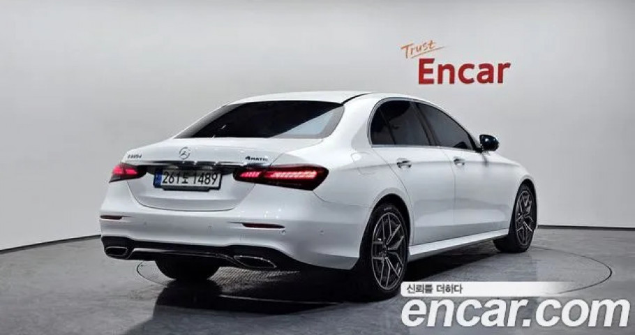 Mercedes-Benz E-Class 