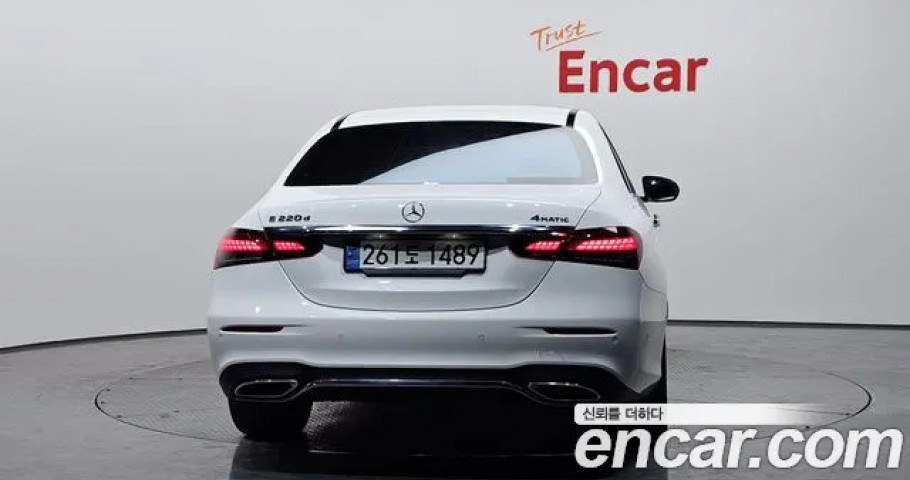 Mercedes-Benz E-Class 