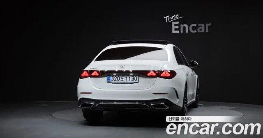 Mercedes-Benz E-Class 