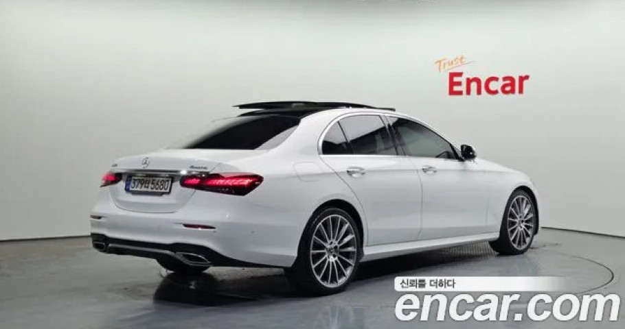 Mercedes-Benz E-Class 