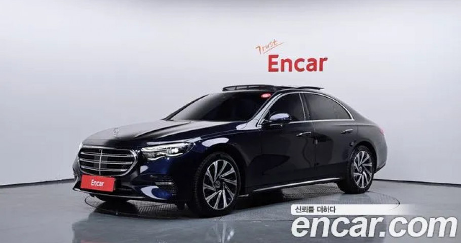 Mercedes-Benz E-Class 