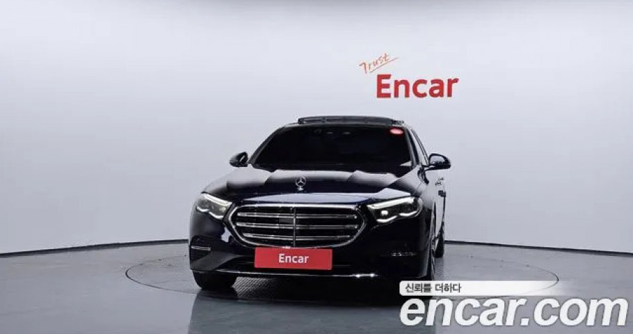 Mercedes-Benz E-Class 