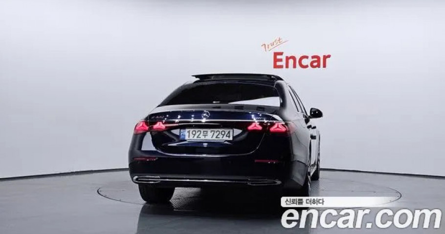 Mercedes-Benz E-Class 