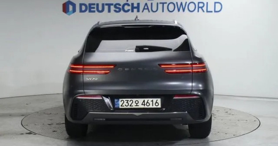 Genesis Gv70 