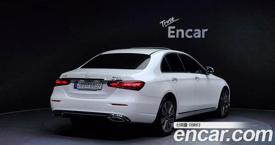 Mercedes-Benz E-Class 