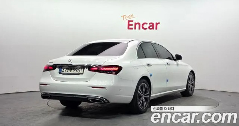 Mercedes-Benz E-Class 
