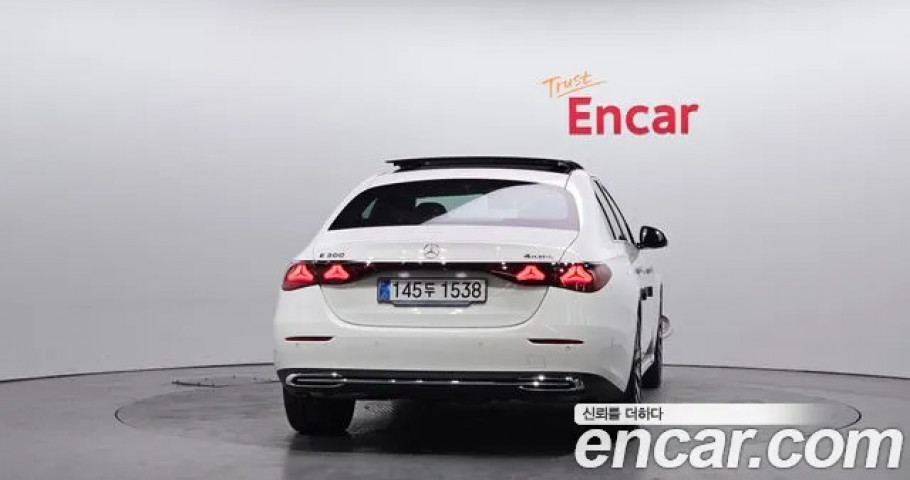 Mercedes-Benz E-Class 