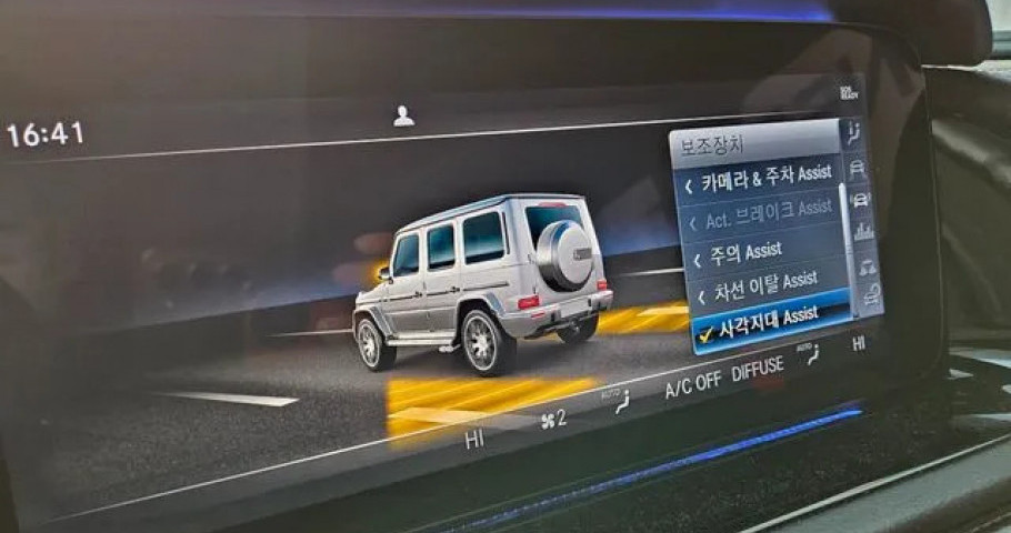 Mercedes-Benz G-Class 