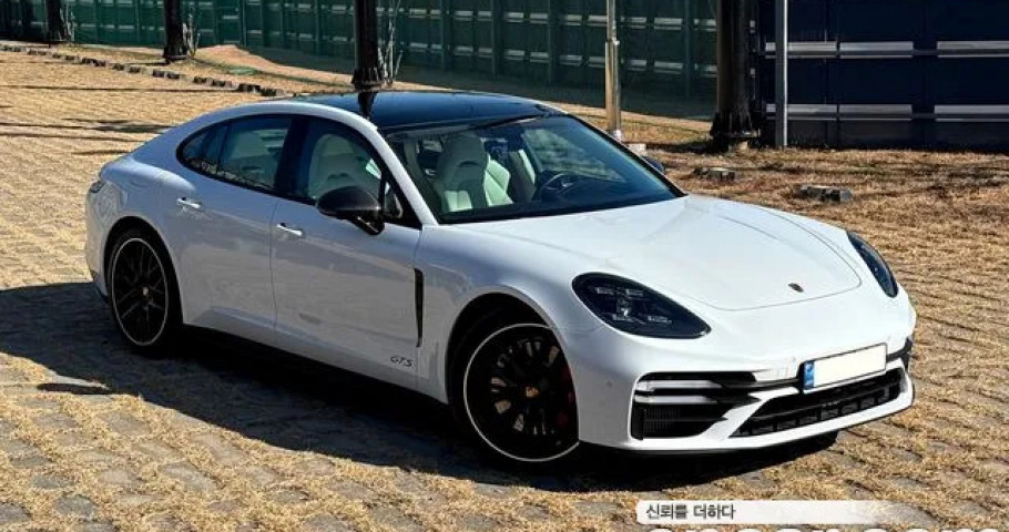 Porsche Panamera 
