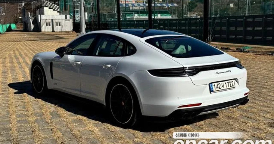 Porsche Panamera 