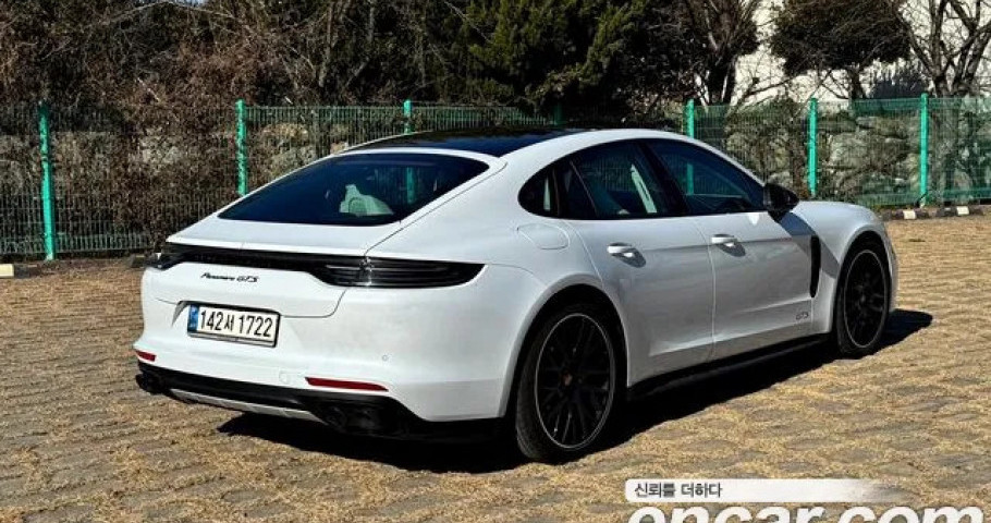 Porsche Panamera 