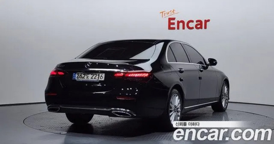 Mercedes-Benz E-Class 