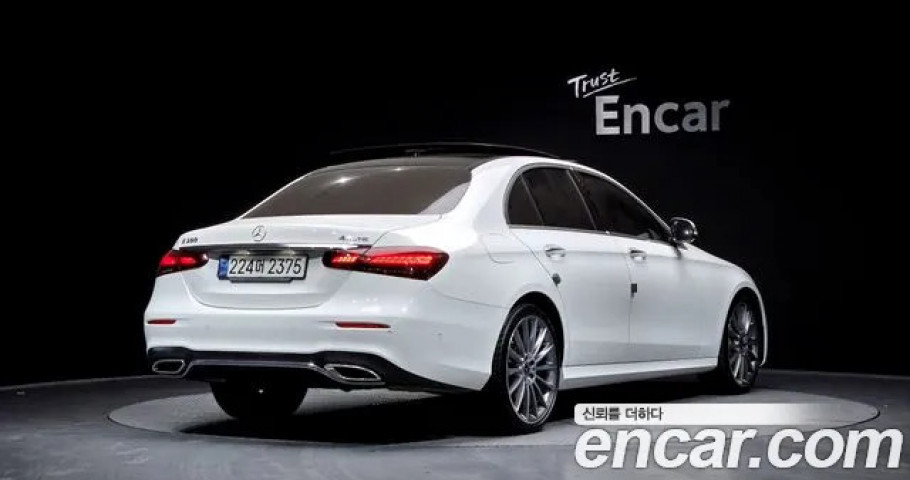 Mercedes-Benz E-Class 