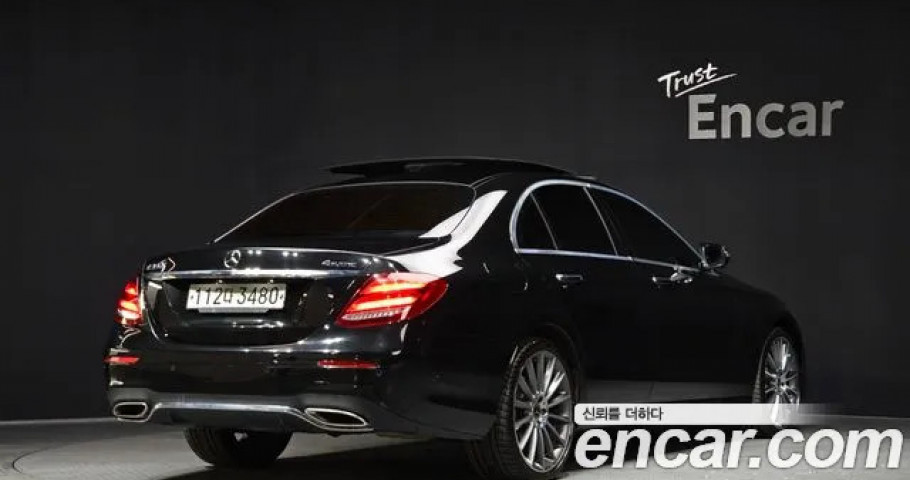 Mercedes-Benz E-Class 