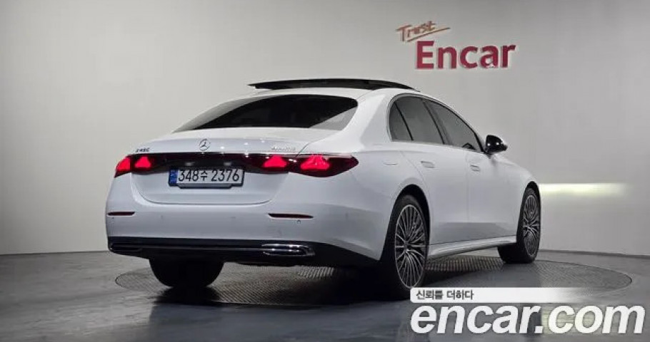 Mercedes-Benz E-Class 