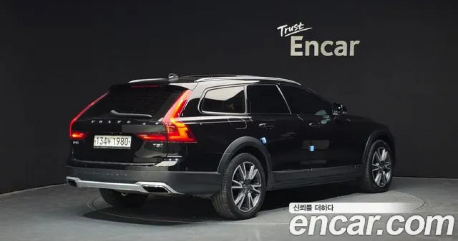 Volvo V90 