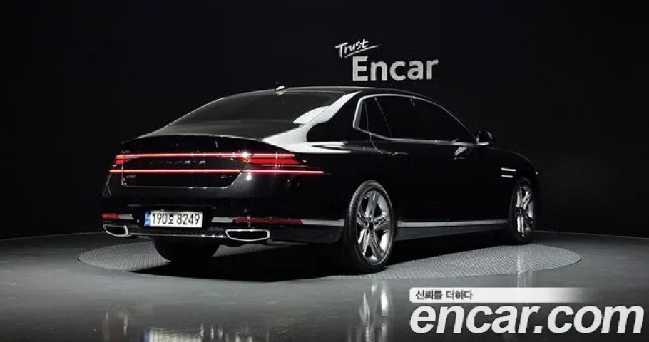 Genesis G90 