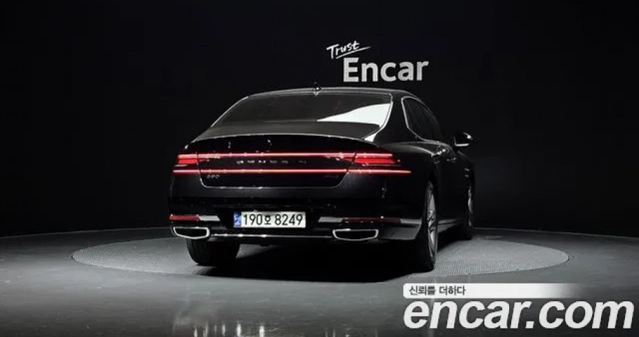 Genesis G90 
