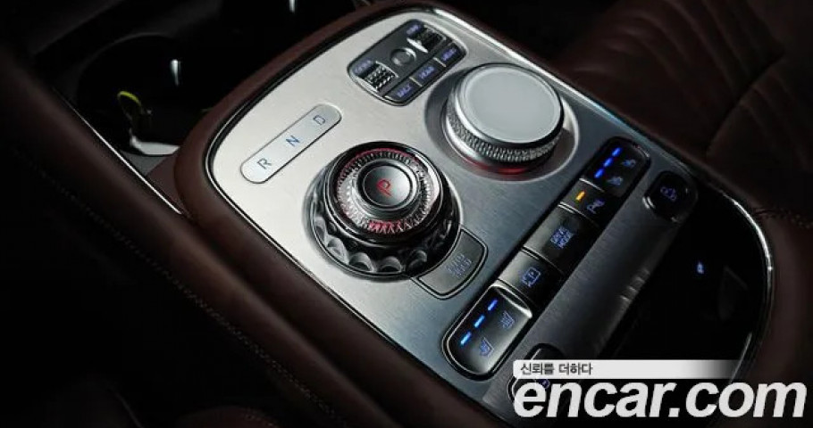 Genesis G90 