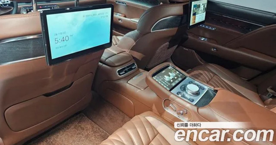 Genesis G90 