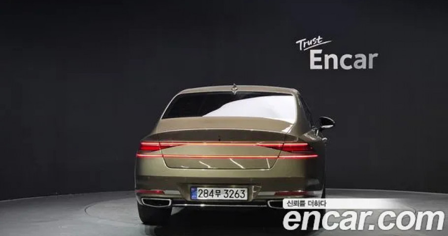 Genesis G90 