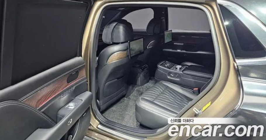 Genesis G90 