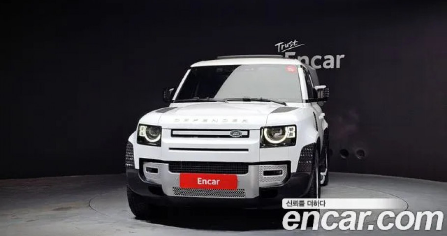 Land Rover Defender 