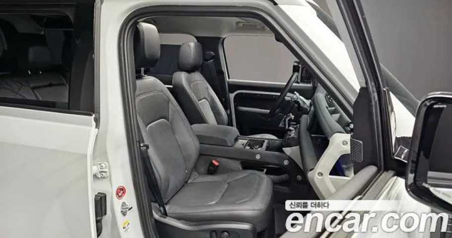 Land Rover Defender 