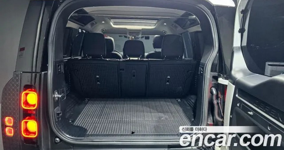 Land Rover Defender 
