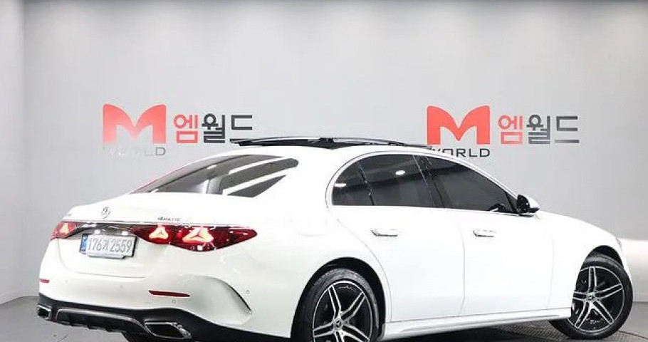 Mercedes-Benz E-Class 