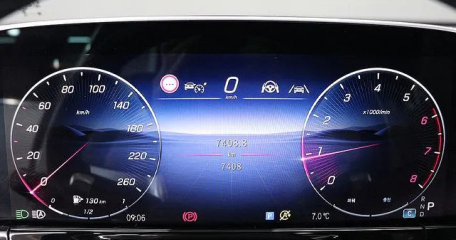 Mercedes-Benz E-Class 