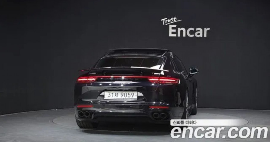 Porsche Panamera 