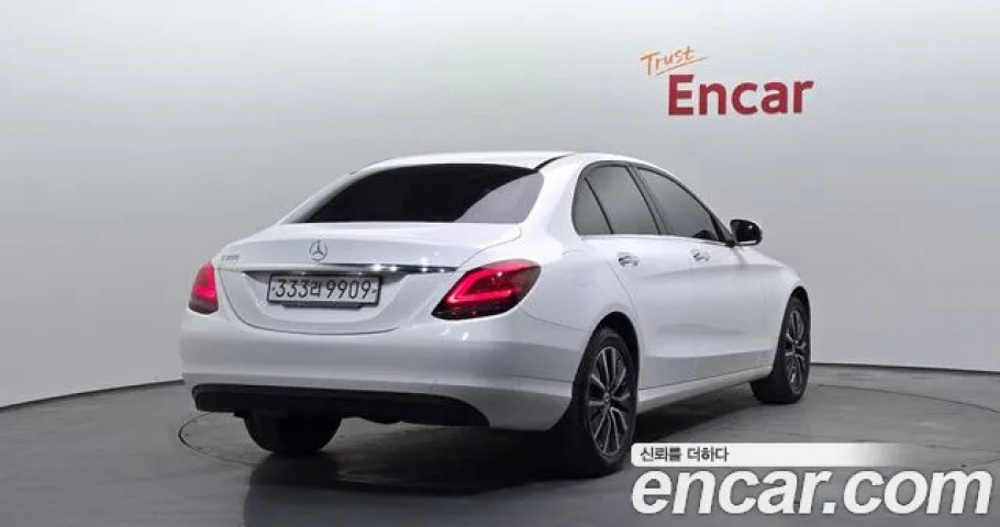 Mercedes-Benz C-Class 