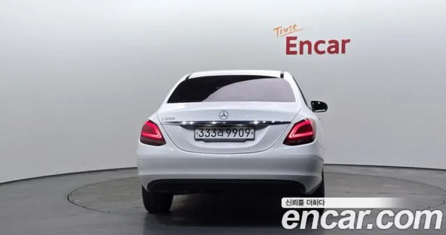 Mercedes-Benz C-Class 