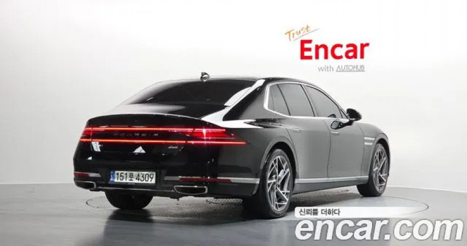 Genesis G90 