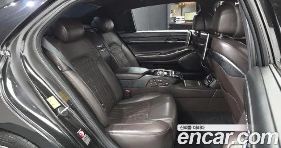 Genesis G90 