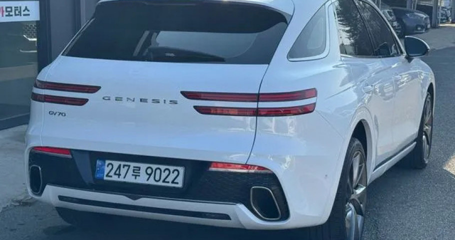 Genesis Gv70 