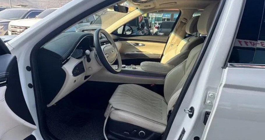 Genesis Gv70 
