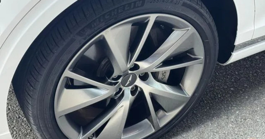 Genesis Gv70 