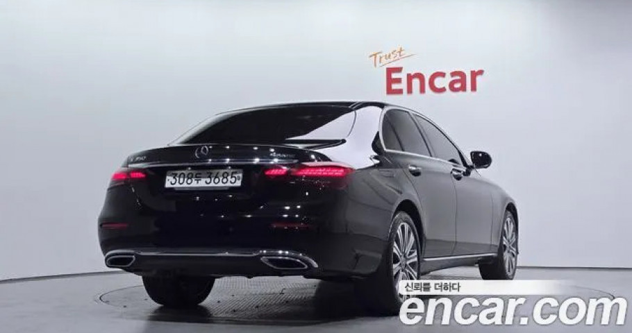 Mercedes-Benz E-Class 