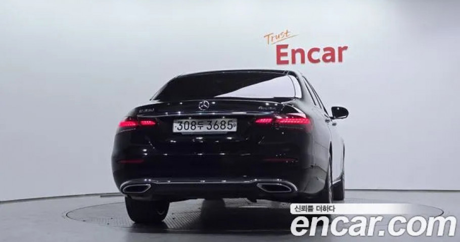 Mercedes-Benz E-Class 