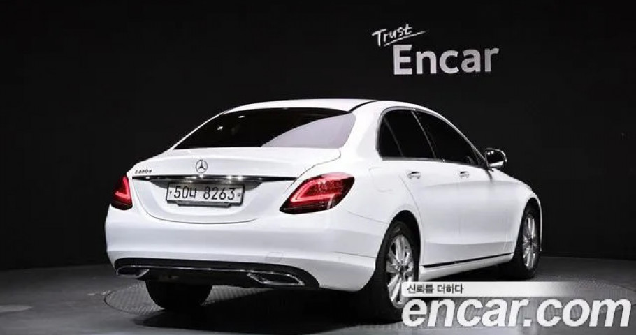 Mercedes-Benz C-Class 