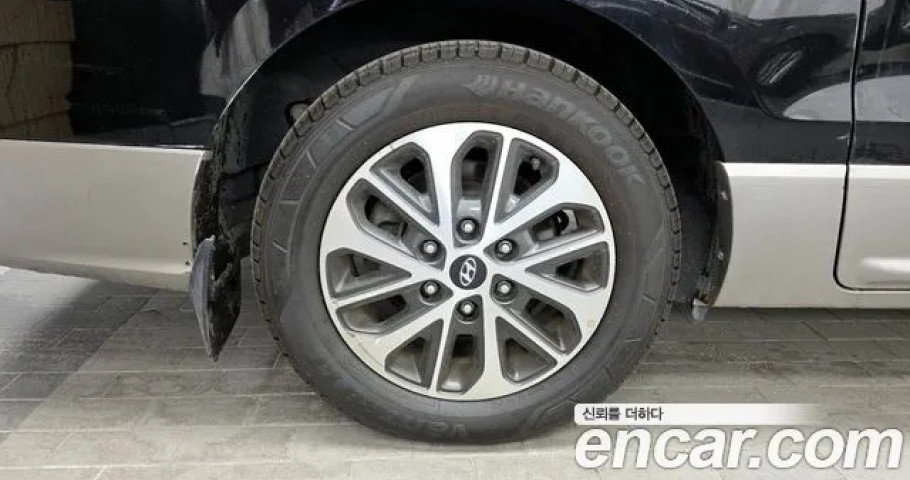 Hyundai Starex 