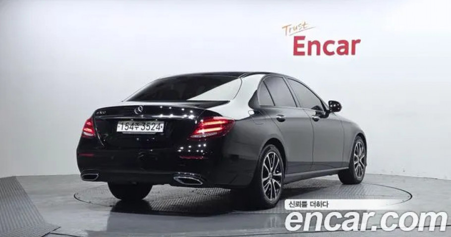 Mercedes-Benz E-Class 